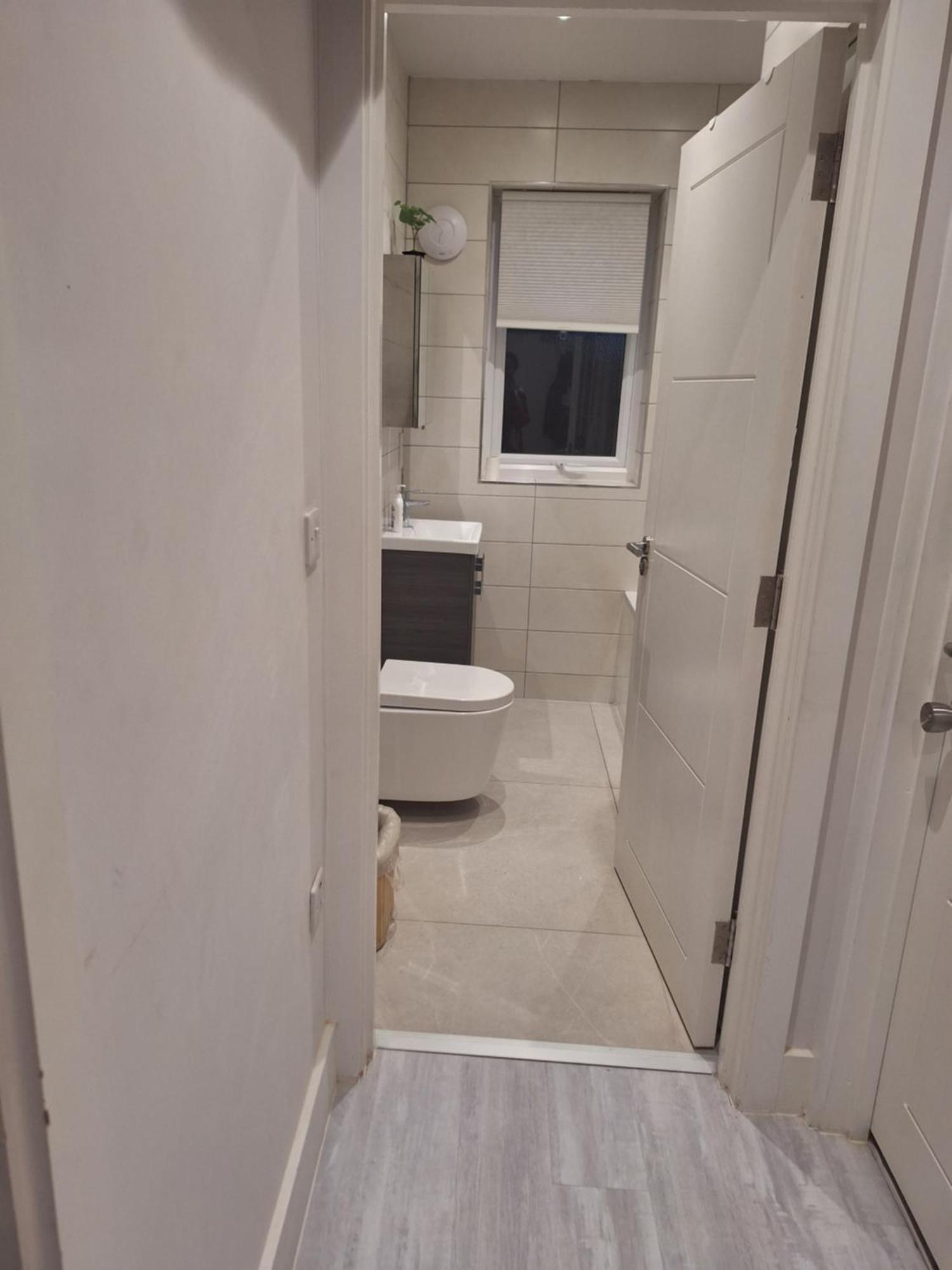 Budget Single Room Only For One Adult - Shared Flat Northolt  Eksteriør billede